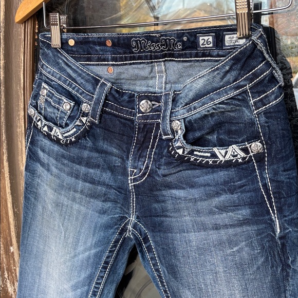 Miss Me Mid Rise Capri Jeans! Size 26 - Picture 4 of 5